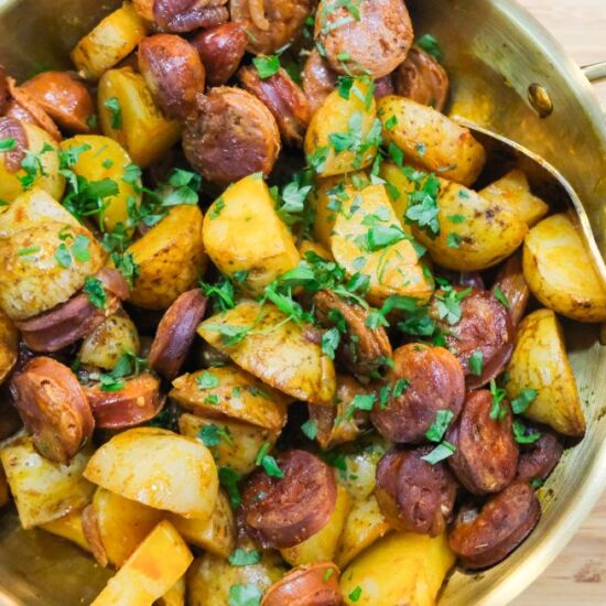 Patatas Bravas con Chorizo