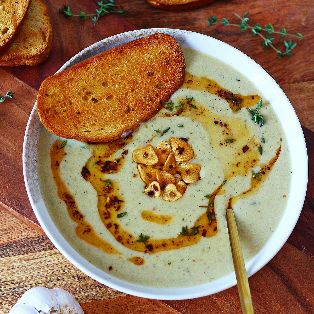 Creamy Roasted Garlic Soup