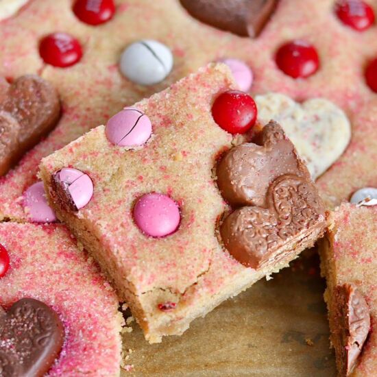 Valentine’s Cookie Bars