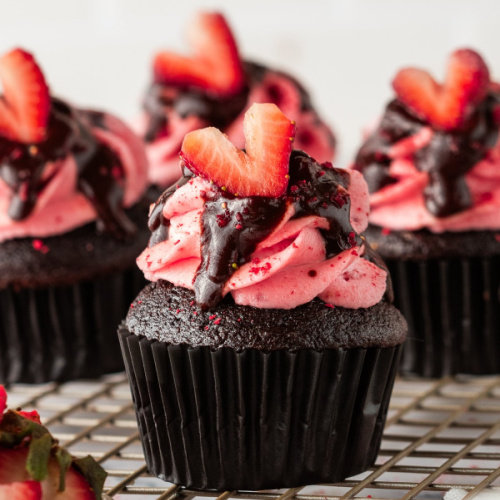 Strawberry Chocolate Cupcakes