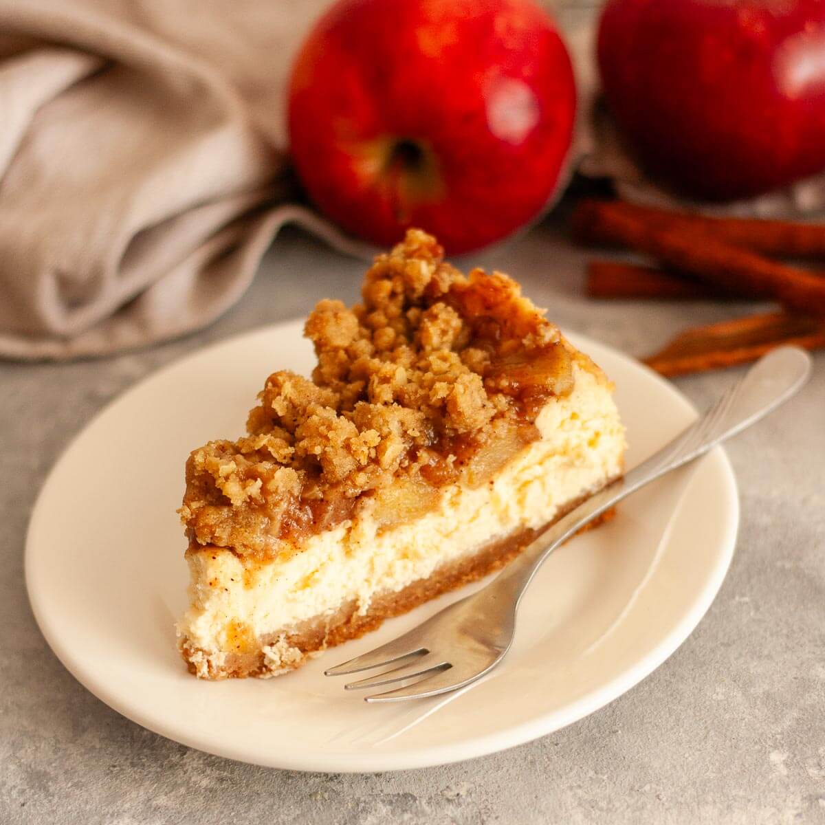 Easy Apple Crumble Cheesecake
