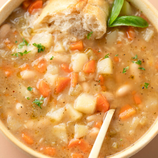 Slow Cooker White Bean Soup