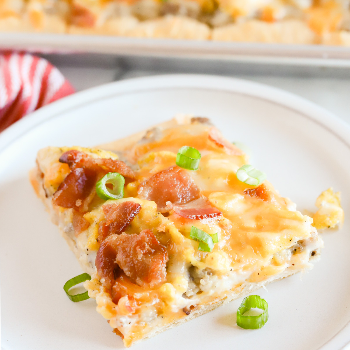 Sausage Gravy Breakfast Pizza