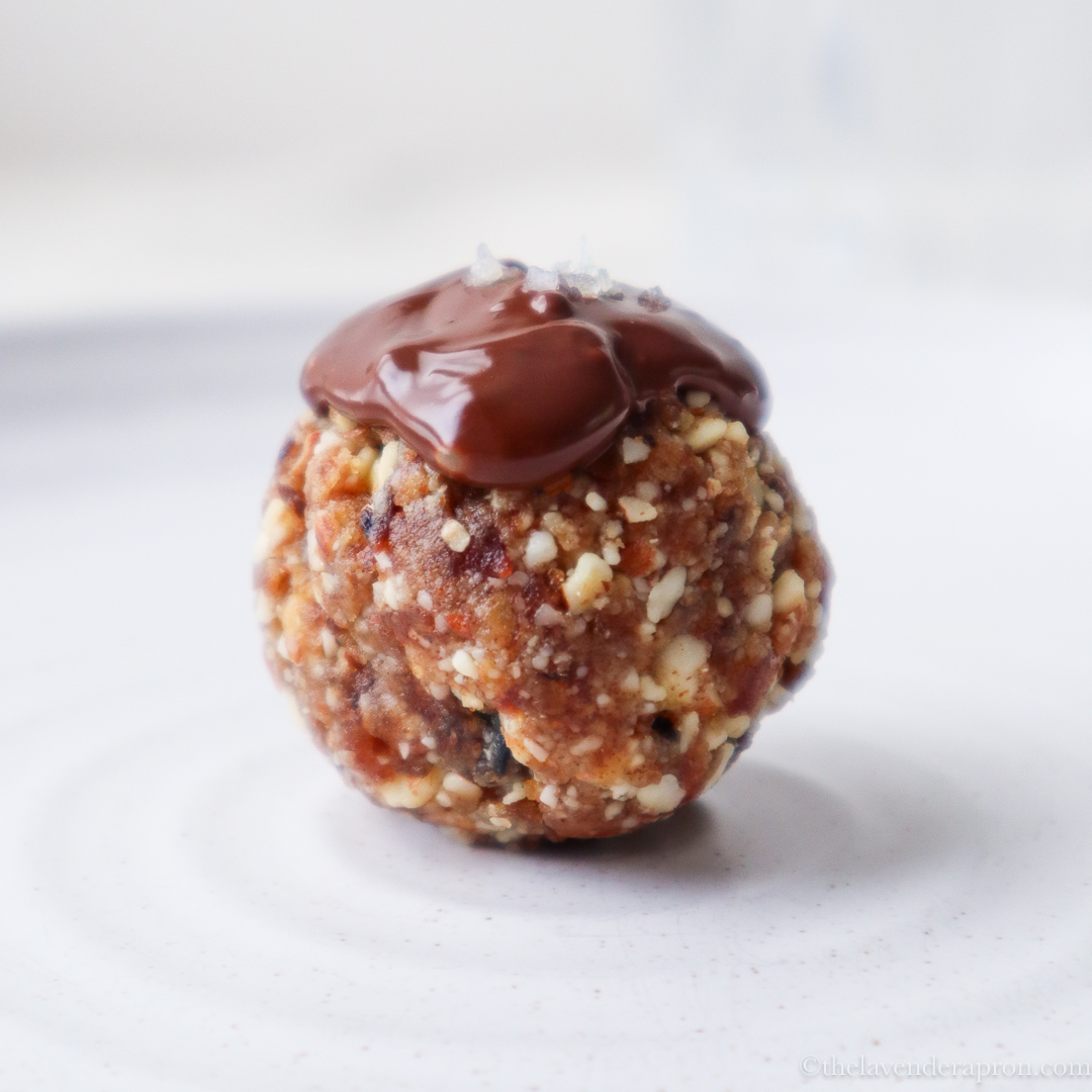 Chocolate Almond Balls (No-Coconut)