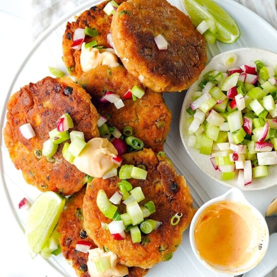 Salmon Fish Cakes w/ Canned Salmon