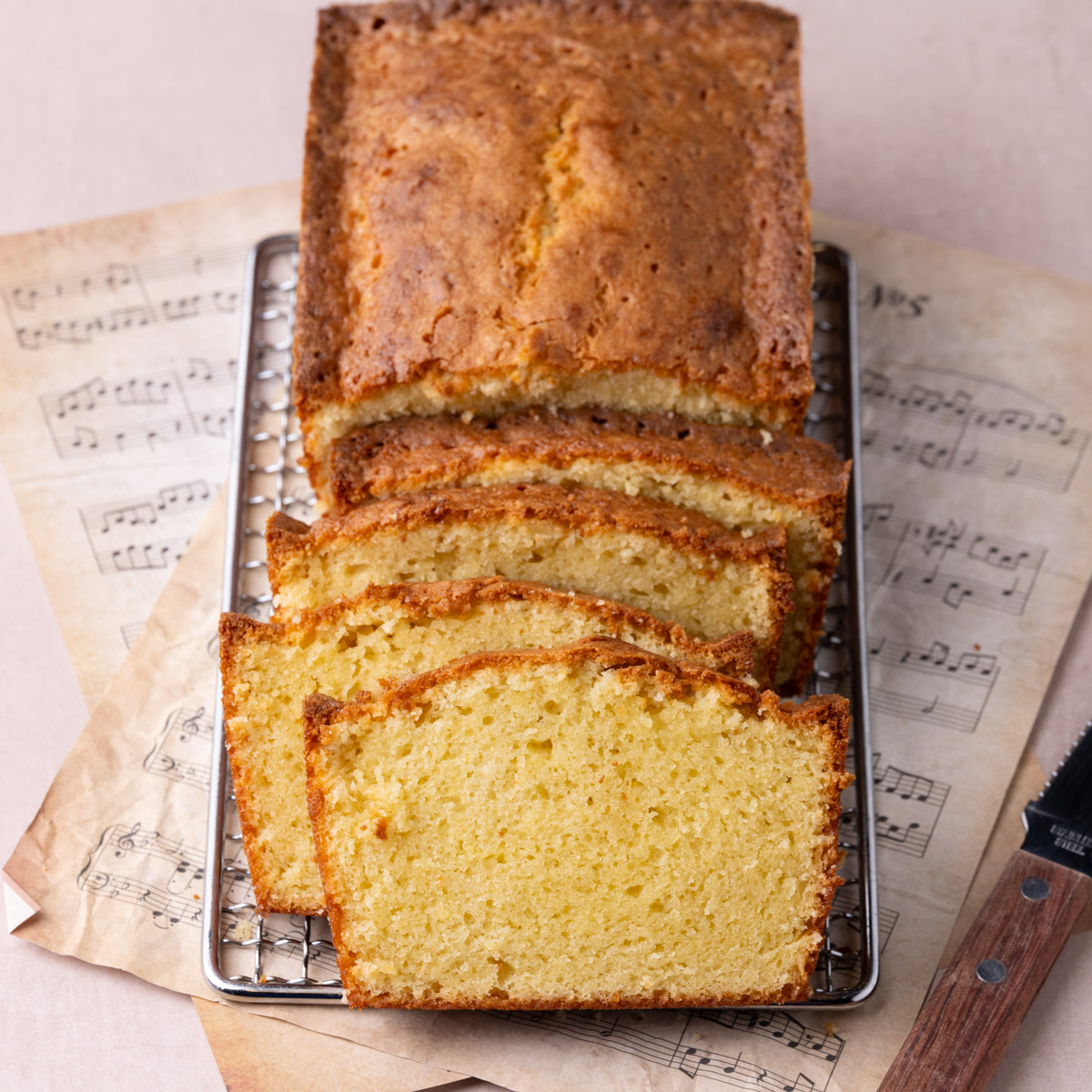Moist Vanilla Sour Cream Pound Cake