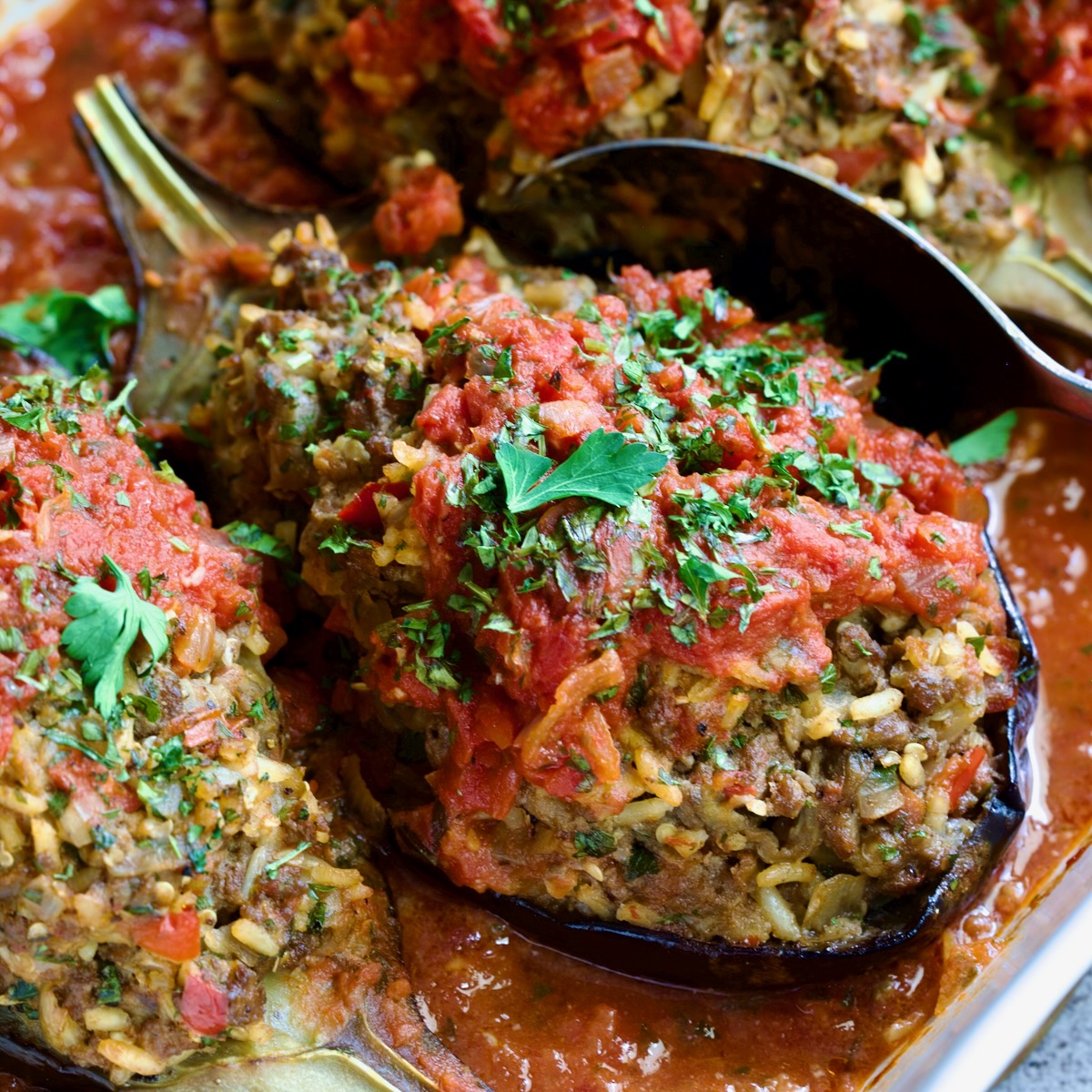 Meat and Rice-Stuffed Eggplant