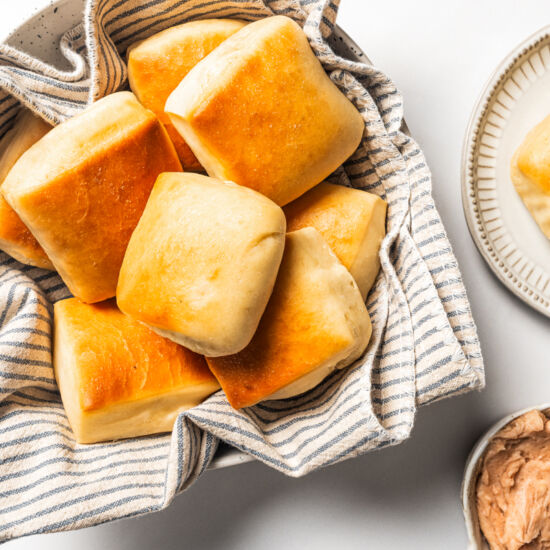 Texas Roadhouse Rolls (Copycat)
