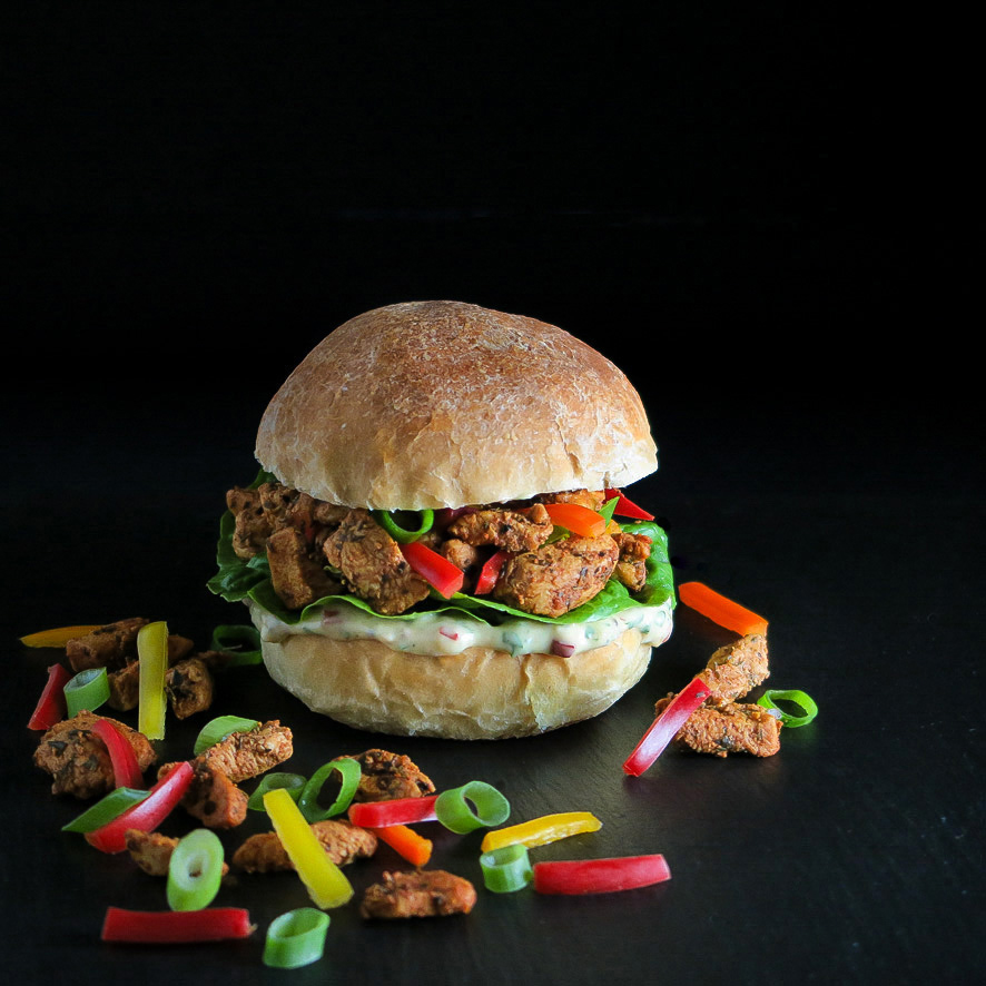 Bread Rolls with Spicy Chicken