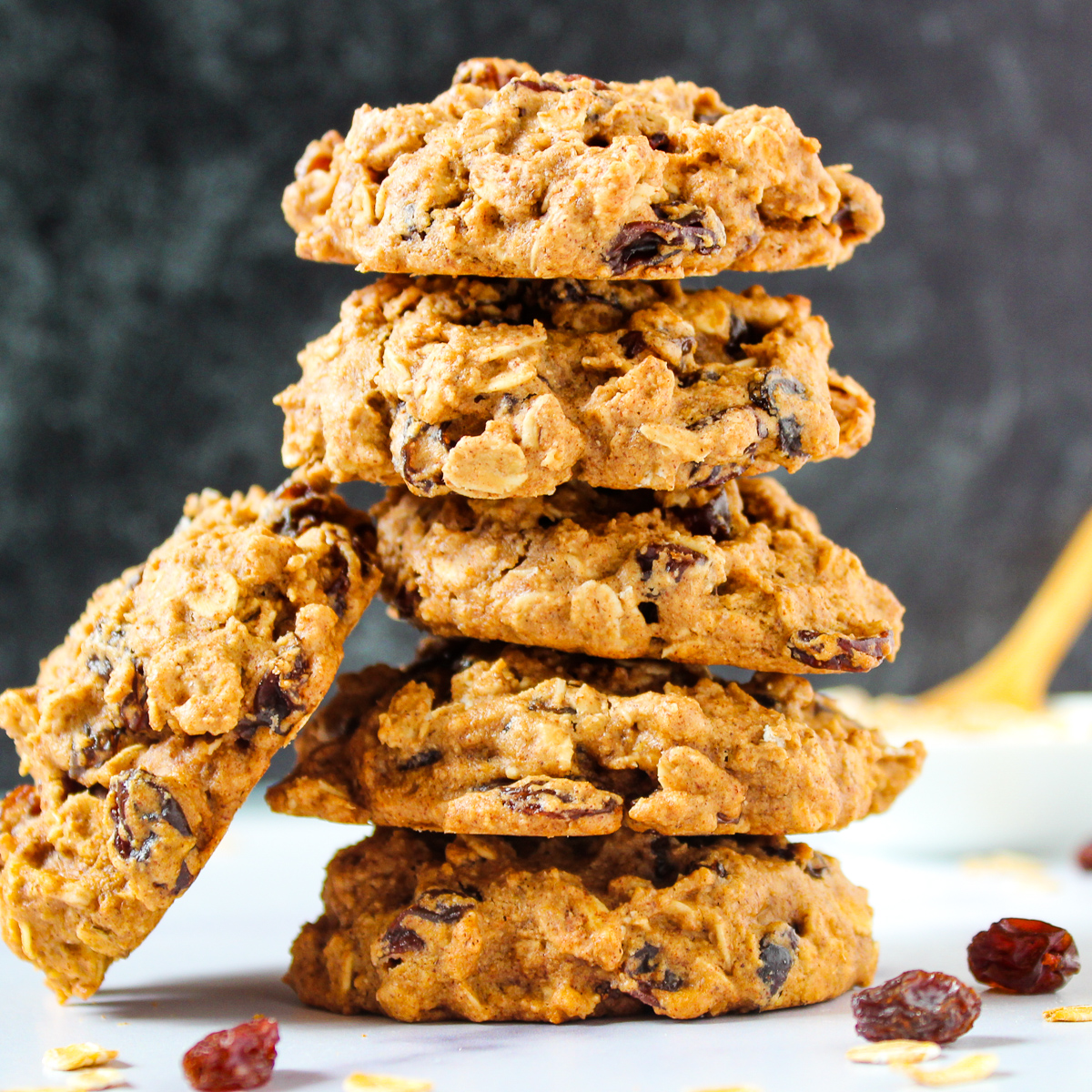 Vegan Oatmeal Raisin Cookies