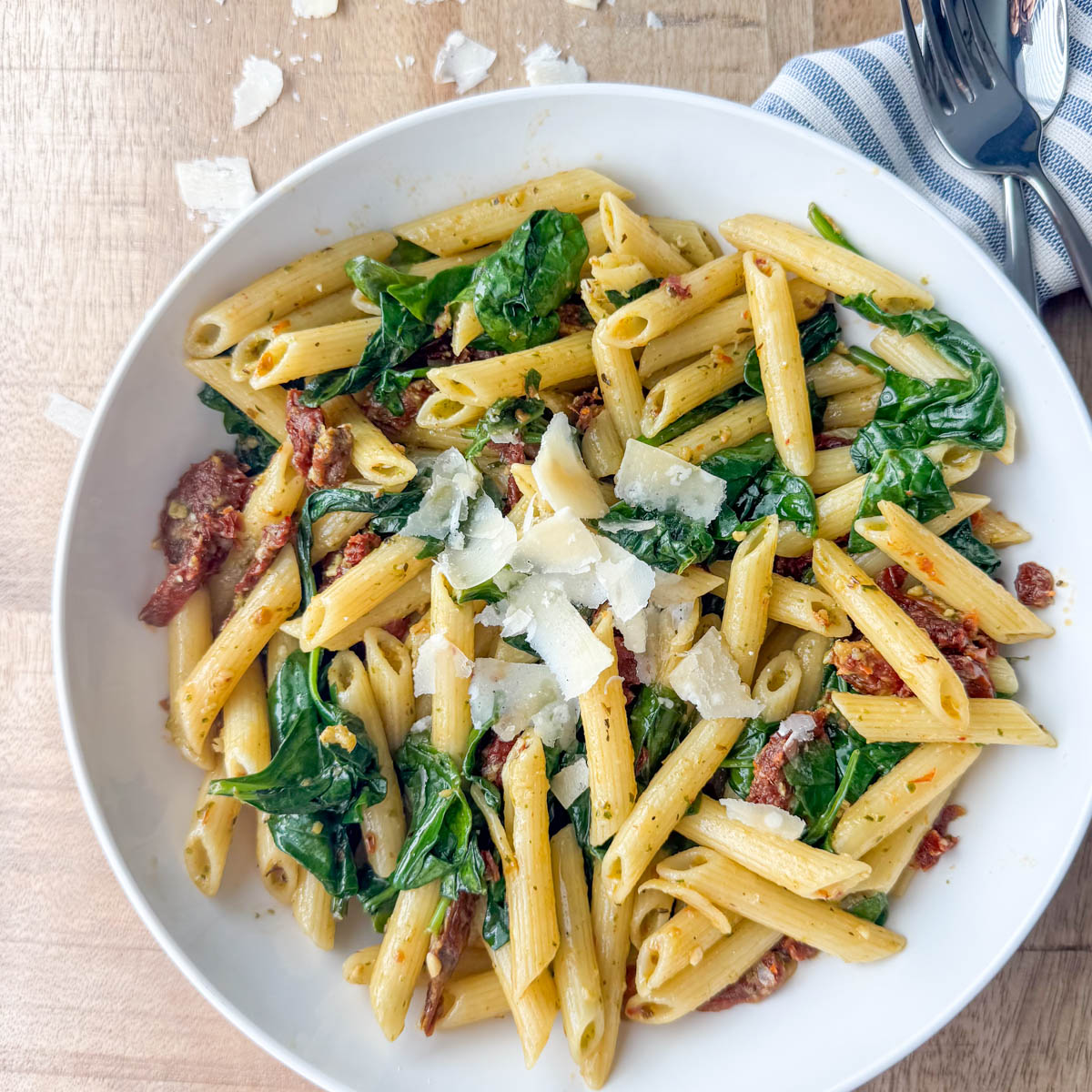 Pesto Pasta with Sun Dried Tomatoes