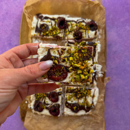 Frozen Yoghurt Bark with Collagen