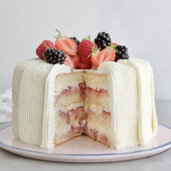 Berry Viktoria Sponge Cake
