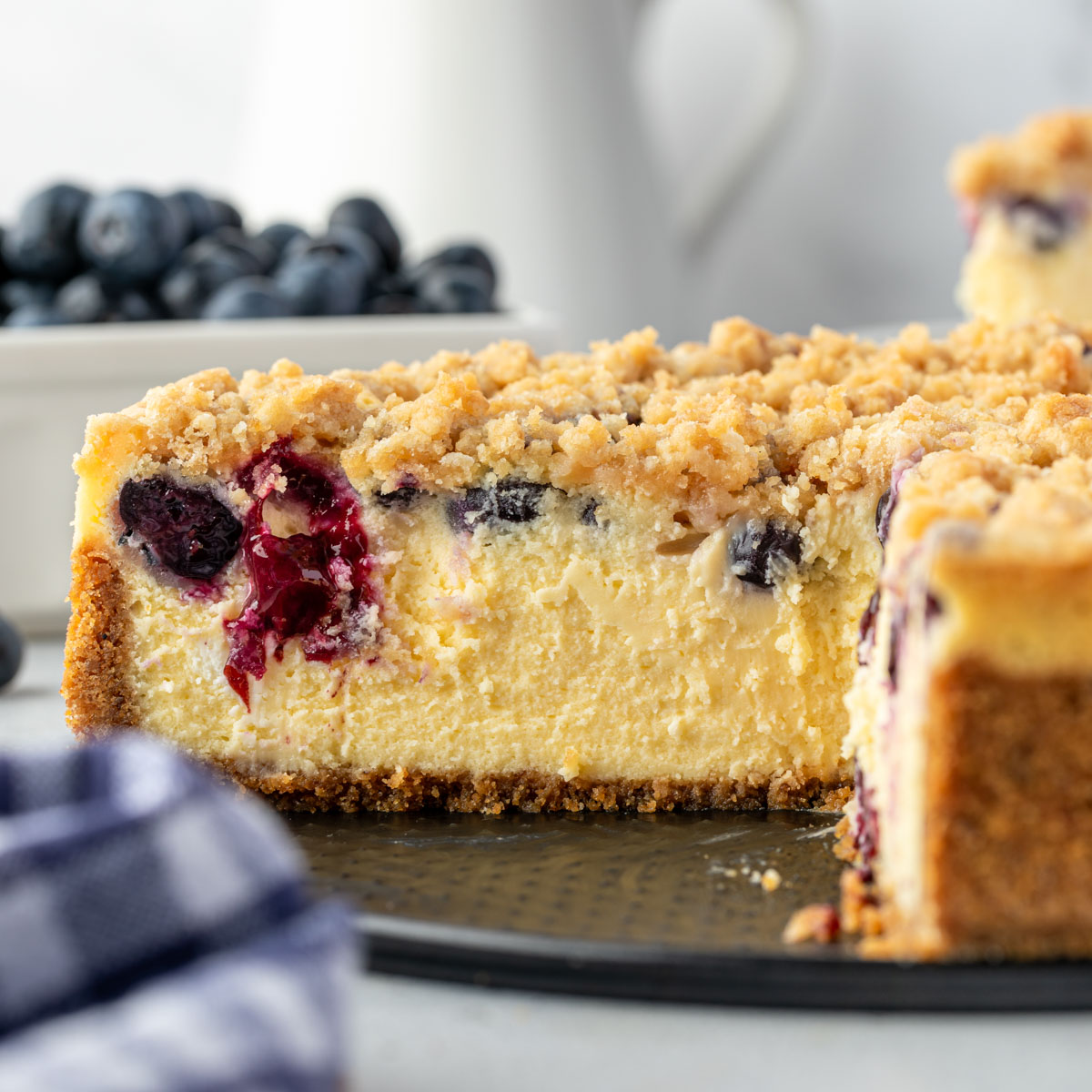 Blueberry Crumble Cheesecake