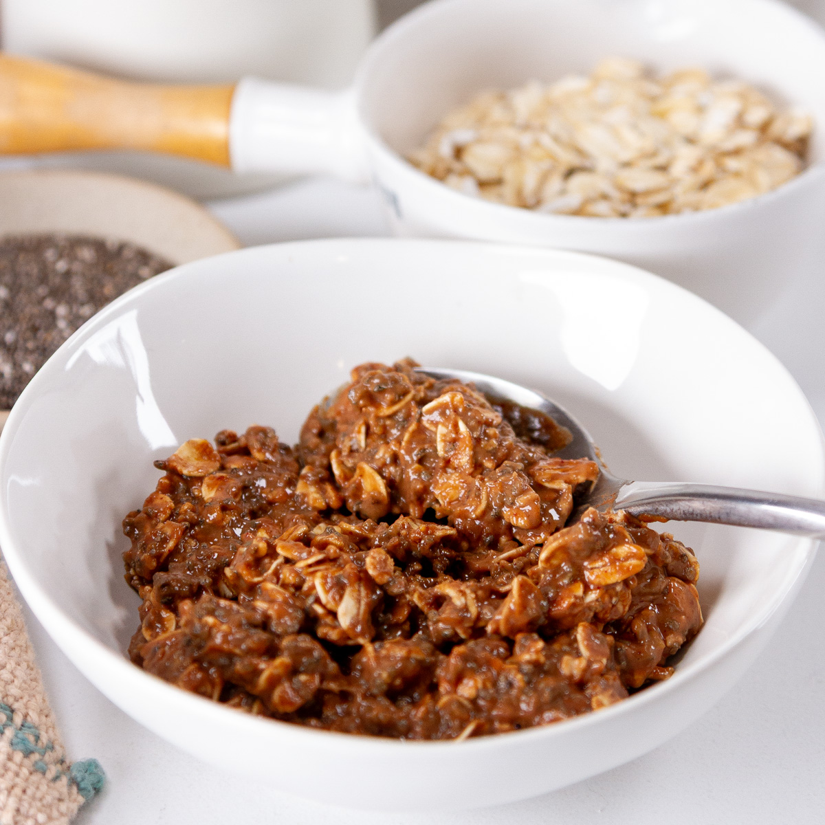 Chocolate Peanut Butter Chia Oats