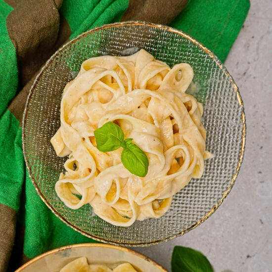 7-Minute Creamy Fettuccine Alfredo
