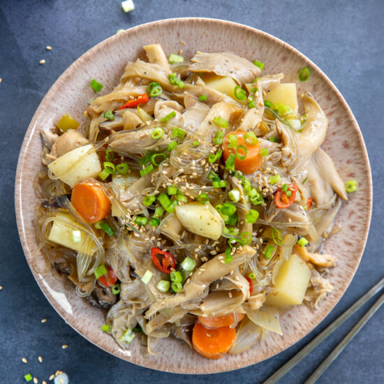 Beoseot Jjim (Braised Mushrooms)