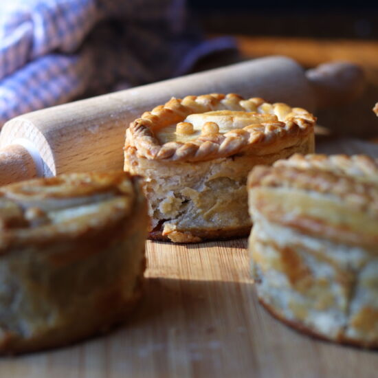 Old Fashioned Steak and Shiraz Pie