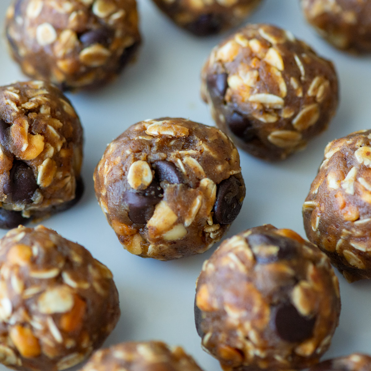 No Bake Peanut Butter Oatmeal Balls