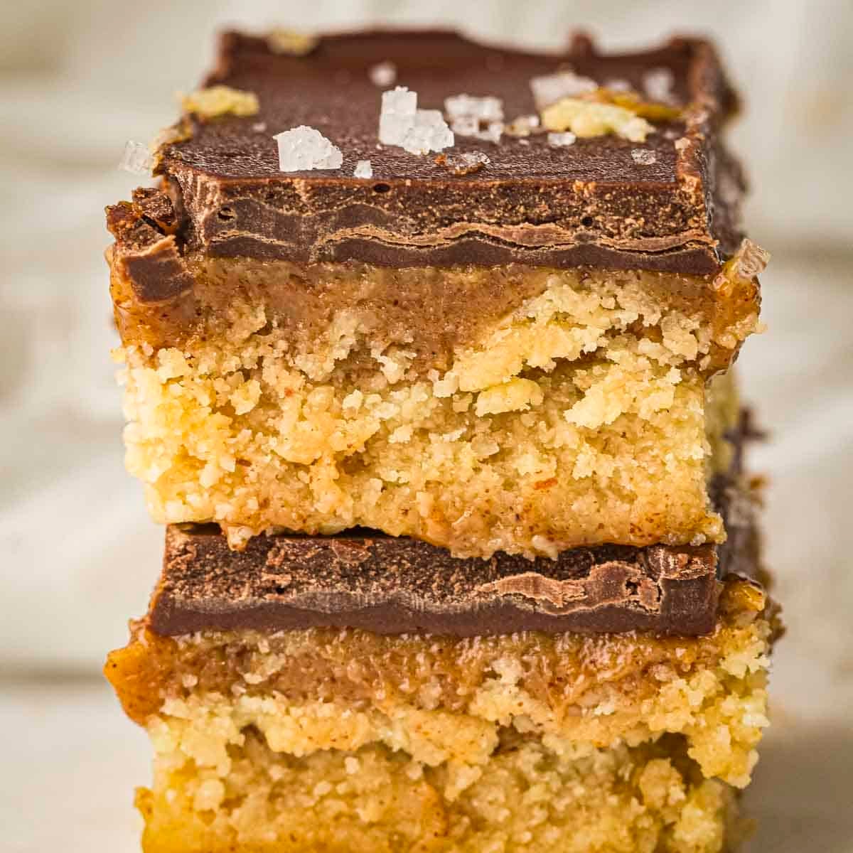 No Bake Chocolate Bars with Caramel