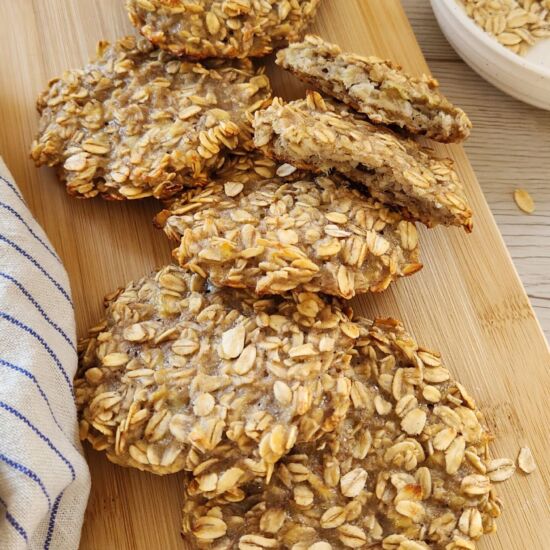 2-Ingredient Banana Oat Cookies