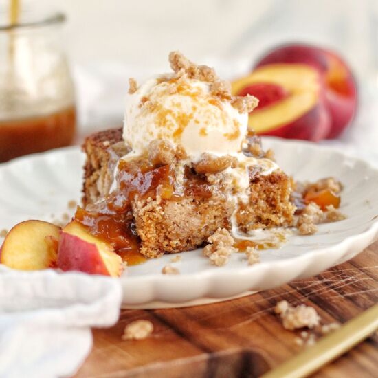 Sticky Peach Cobbler Pudding