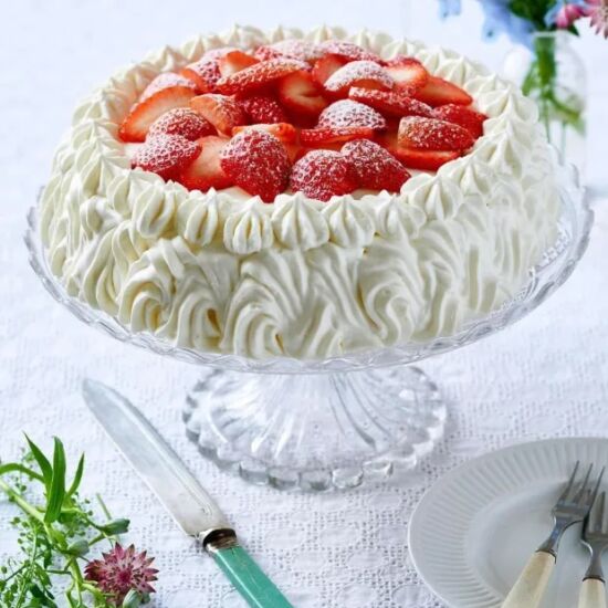 Strawberry Summer Layer Cake